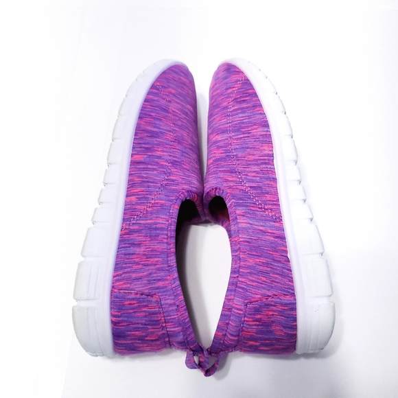 Women's Gravasphere Lightweight Memory Foam Slip on Shoes (9) - Picture 5 of 8